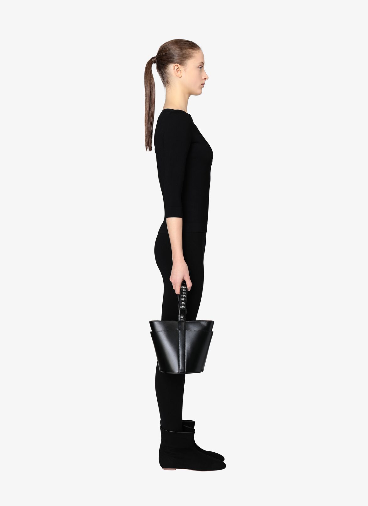 CLOSED BAG PM C.LUX CLOU ELLIPSE STRAP BLACK ALAÏA BLACK  CLOSED BAG PM C.LUX CLOU ELLIPSE STRAP BLACK